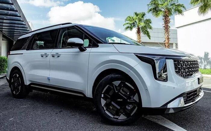 kia-carnival-2025-3-8af4 (1)